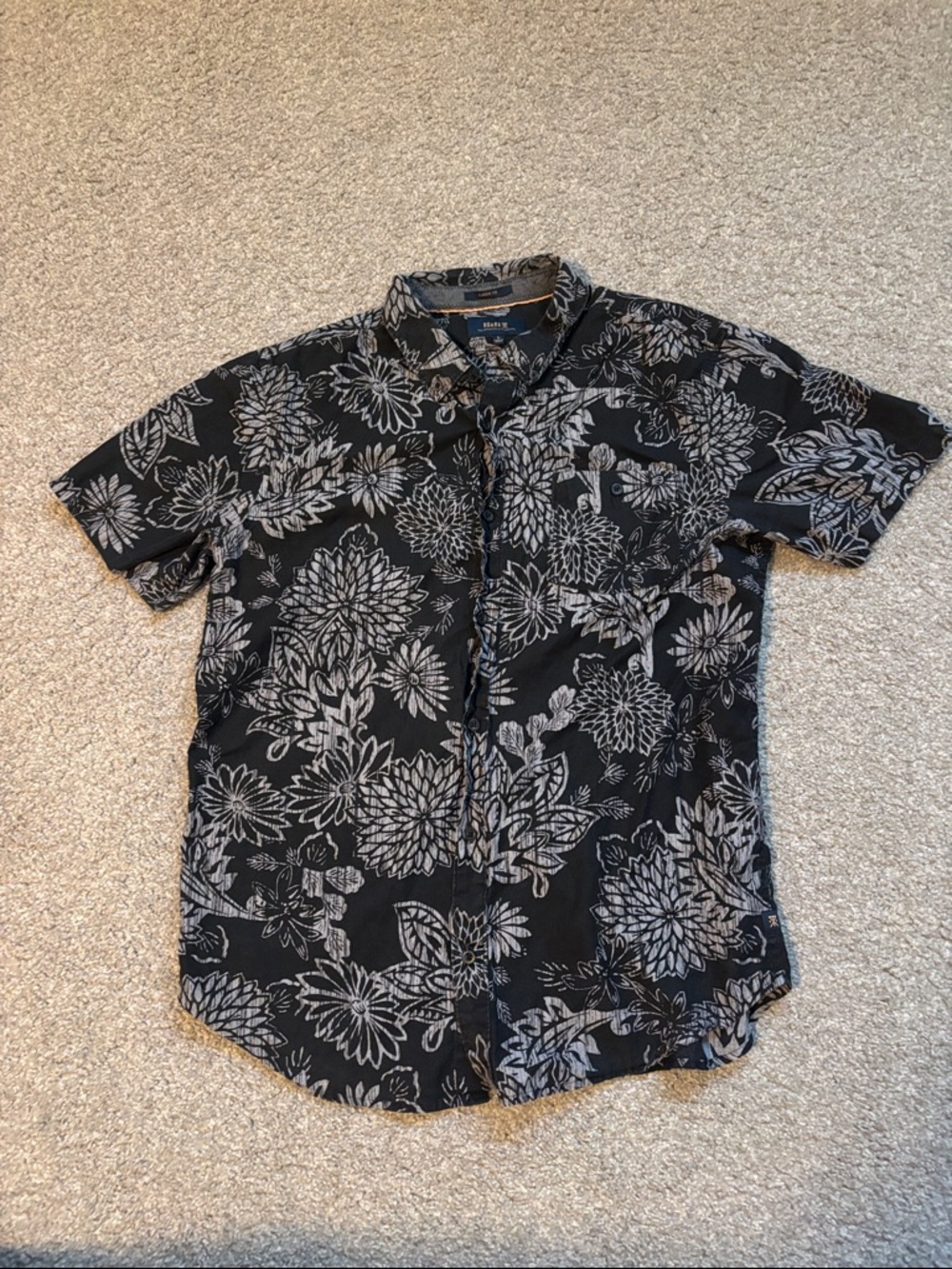Roark Black and White Floral Short-Sleeve Button-Down Shirt